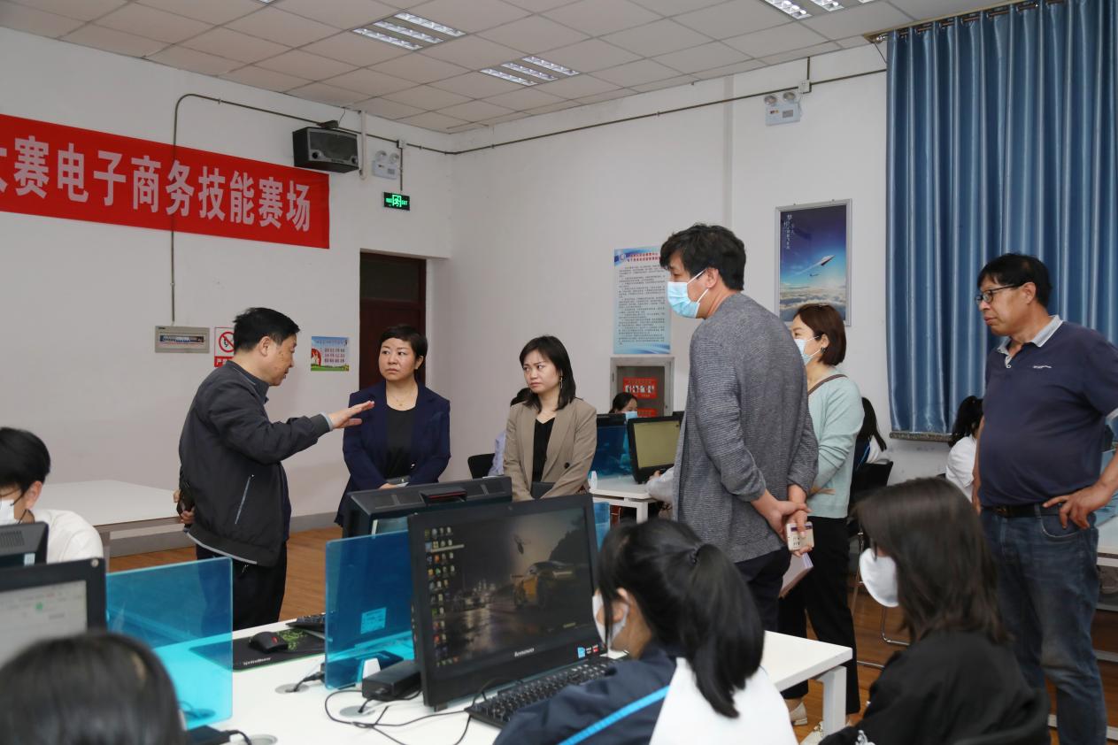 說明: 電子商務(wù)培訓基地